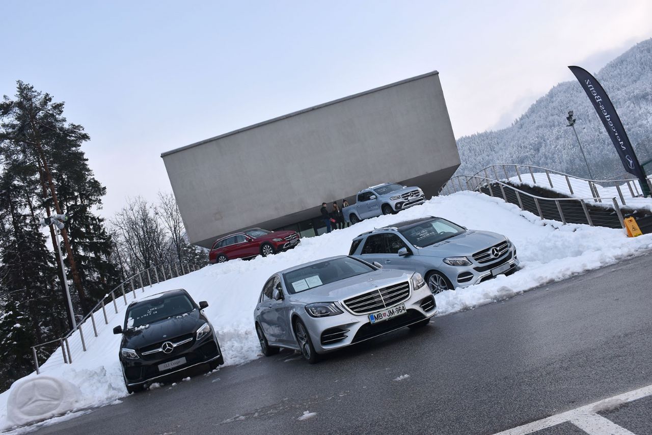Z Mercedesom po blatu in snegu