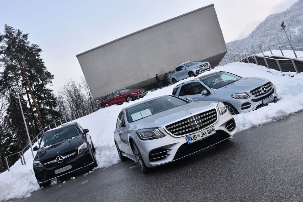 Z Mercedesom po blatu in snegu